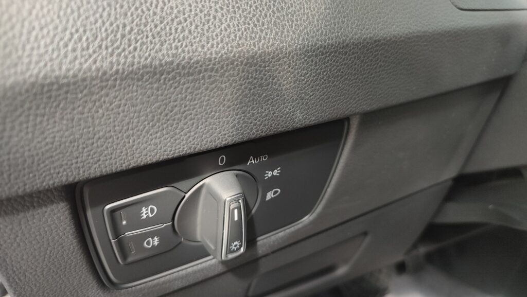 Volkswagen Passat TDI Advance DSG cuadro mando luces