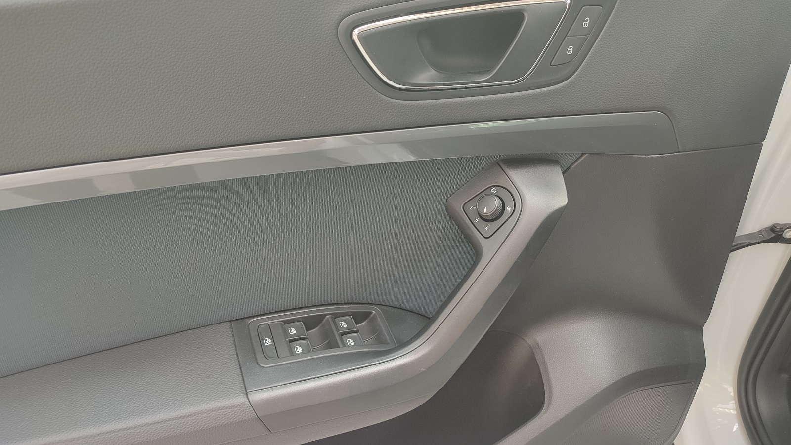 Seat-Ateca-TSI-DSG- Mandos integrados en la puerta