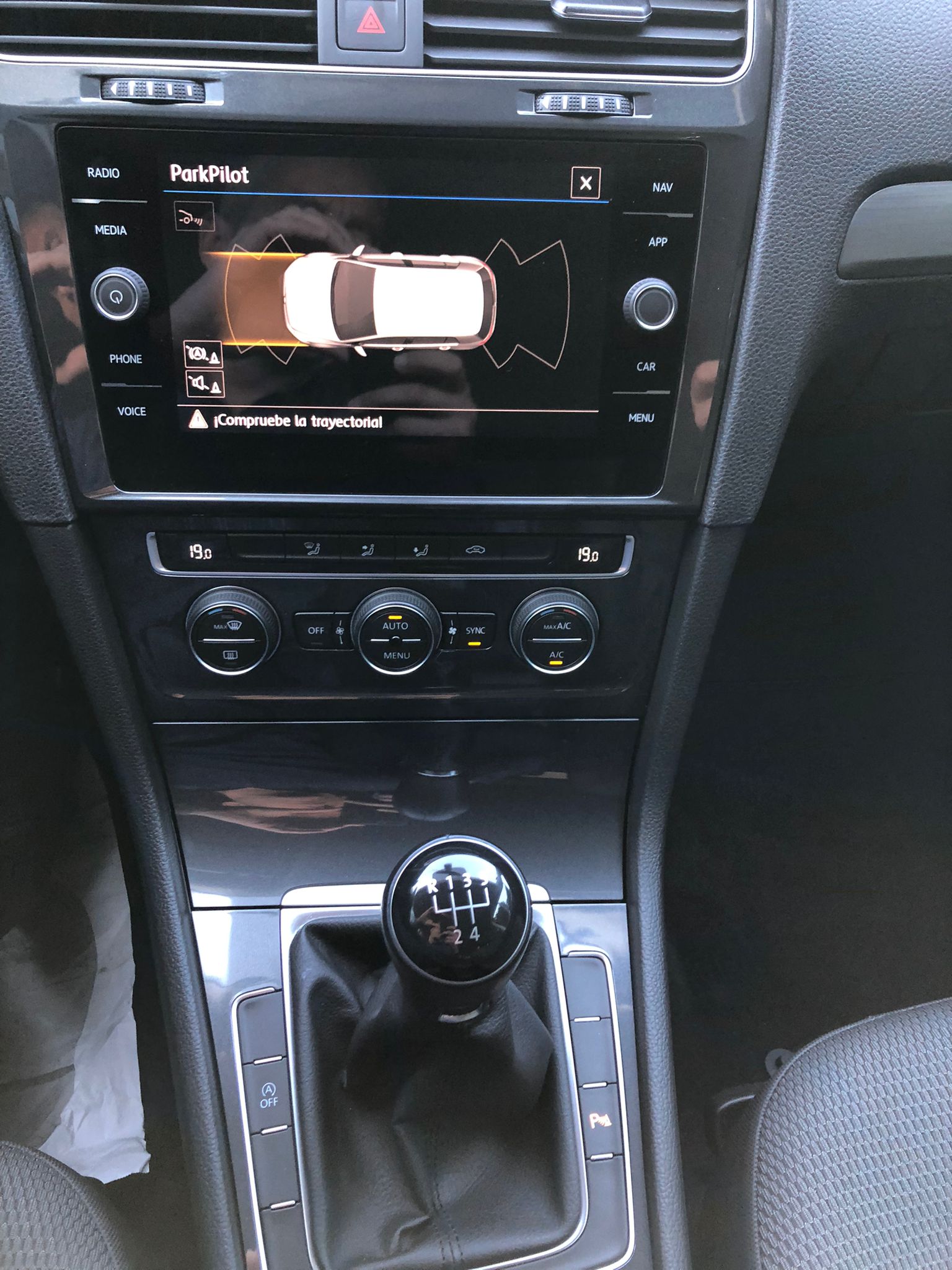 Volkswagen - Golf Advance 1.6 TDI 85kW 115CV palanca cambio, pantalla y autoradio
