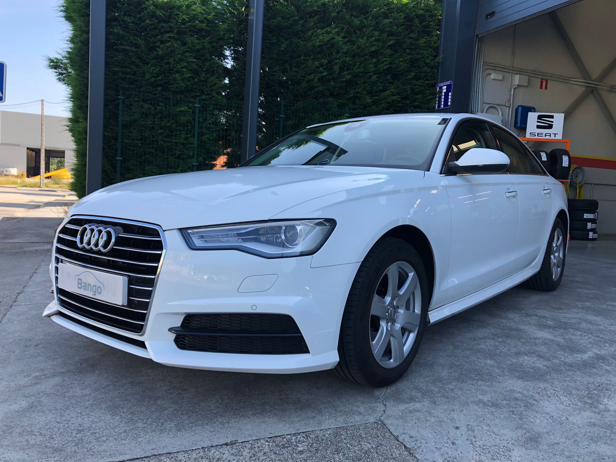 AUDI - A6 2.0 TDI 110kW150CV ultra S tronic frontal lateral cerca