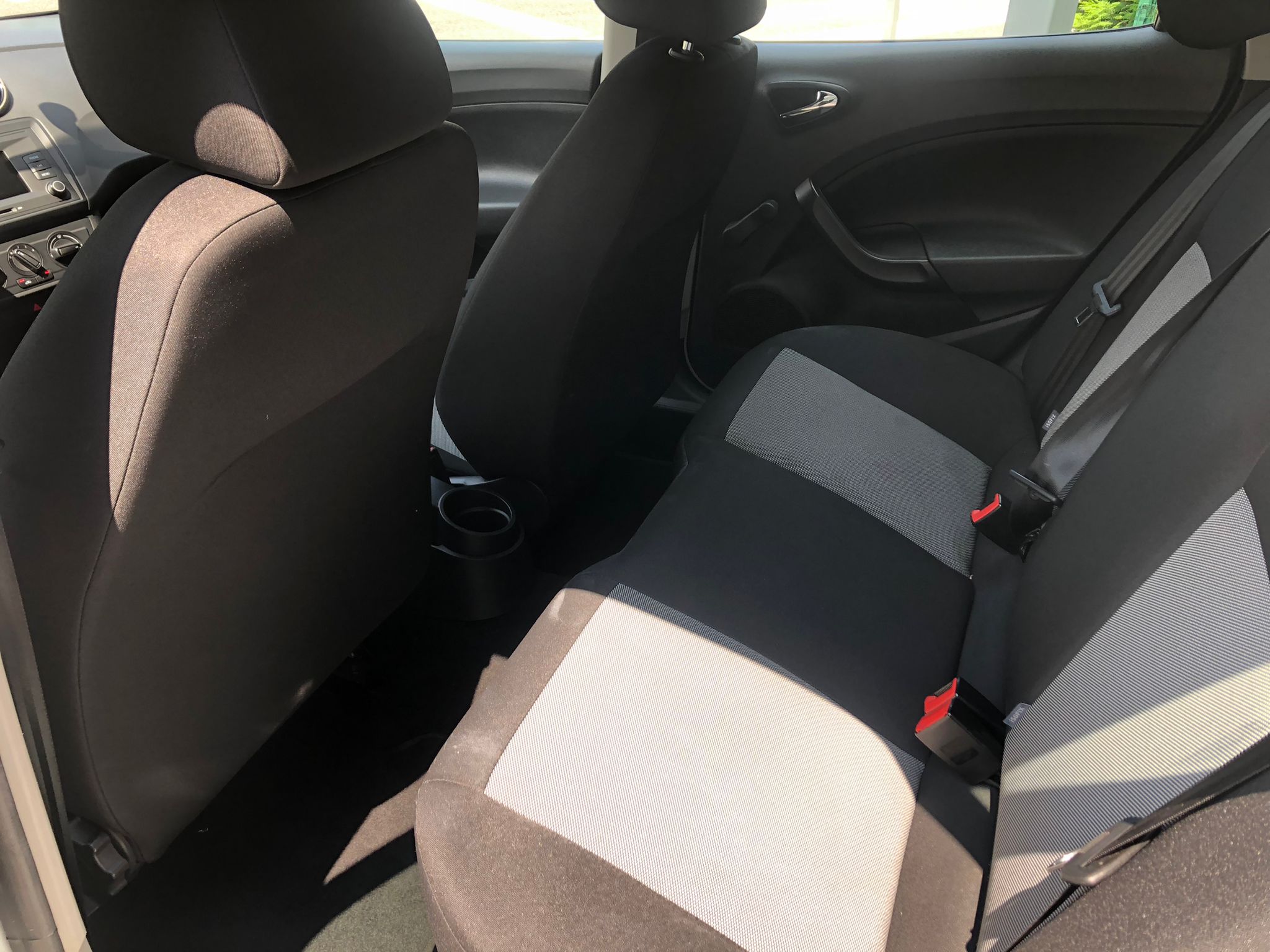 SEAT Ibiza 1.2 TSI - interior trasero